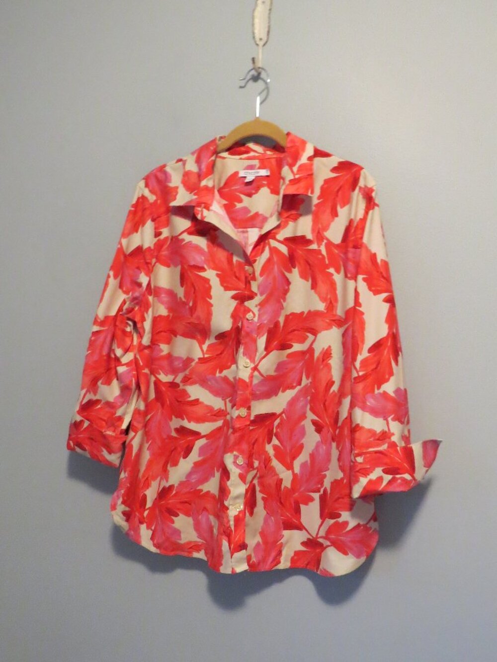Chico's Red Pink and Cream Foliage Leaf Print Top Cotton Stretch Sz 2.5 or 14